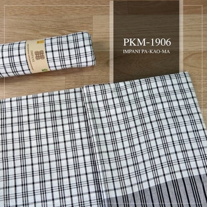 Picture of Black and white plaid Thai loincloth